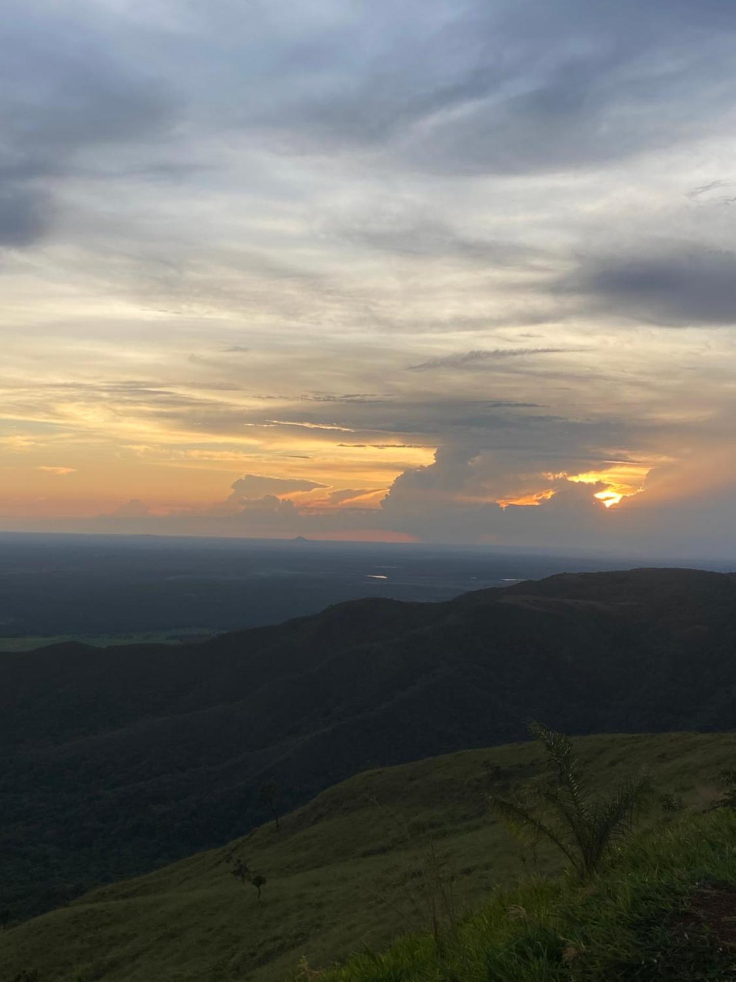 Pequizeiro Pousada Hotel Chapada dos Guimarães Buitenkant foto